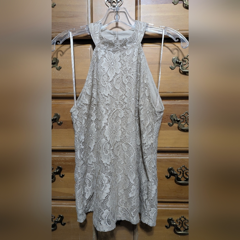 Cable & Gauge Light Beige Lace Halter Tank